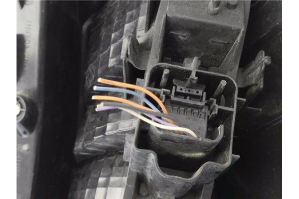 Recambio de piloto trasero izquierdo para renault scenic ii (jm) 1.5 dci (jm0f) referencia OEM IAM 8200127704 15911500 