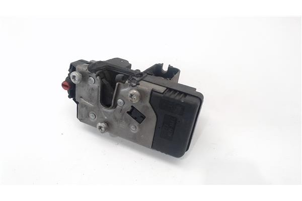 Recambio de cierre electromagnetico trasero derecho para opel meriva 1.8 referencia OEM IAM 13154794  