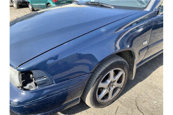 Recambio de aleta delantero izquierda para volvo v70 familiar 2.5 referencia OEM IAM 9152679  
