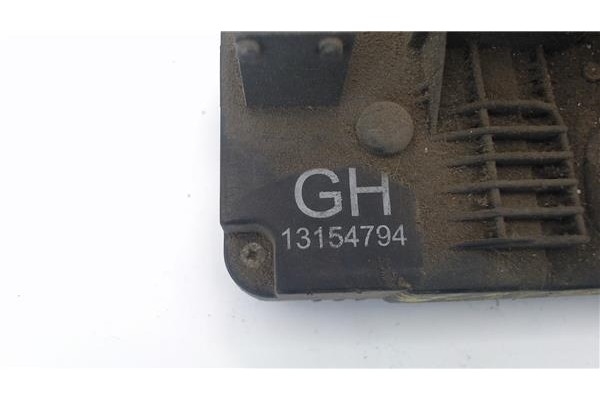 Recambio de cierre electromagnetico trasero derecho para opel meriva 1.8 referencia OEM IAM 13154794  