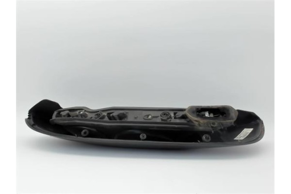 Recambio de piloto trasero derecho para opel corsa c referencia OEM IAM 24457236 89307501 