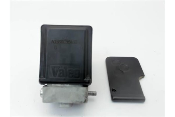 Recambio de llave para renault scenic ii (jm) referencia OEM IAM 8200033233  