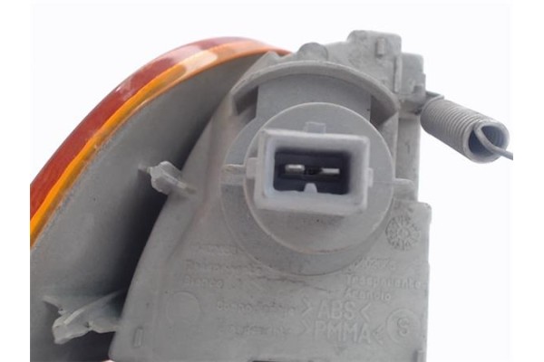 Recambio de intermitente delantero izquierdo para fiat i punto (176) berlina referencia OEM IAM    Recambio de intermitente delantero izquierdo para fiat i punto (176) berlina referencia OEM IAM