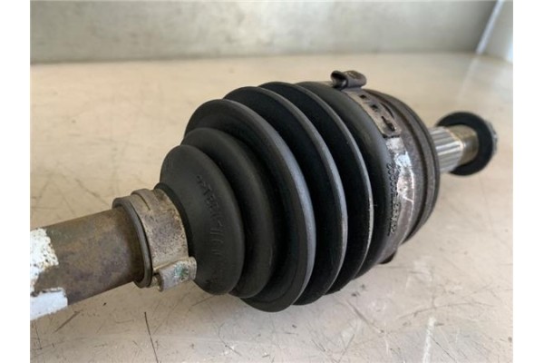 Recambio de palier delantero izquierdo para peugeot 107 1.0 básico referencia OEM IAM 3272JY  