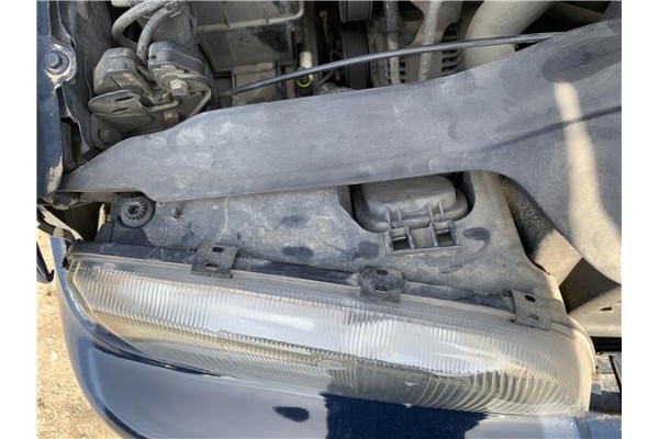Recambio de faro delantero dcho para volvo v70 familiar 2.5 referencia OEM IAM 8628401  