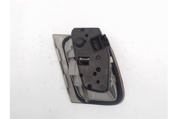 Recambio de piloto porton trasero derecho para bmw serie 3 berlina (e46) referencia OEM IAM 6907938  