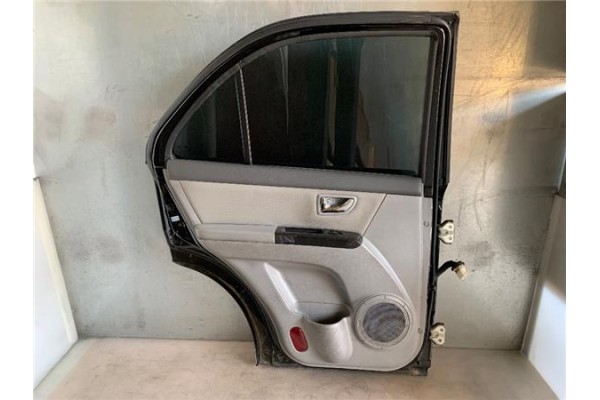 Recambio de puerta trasero izquierda para kia sorento (bl) 2.5 crdi referencia OEM IAM 77033E111  