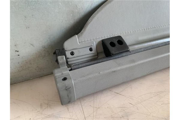 Recambio de bandeja trasero para kia sorento (bl) 2.5 crdi referencia OEM IAM 857323E010CY  