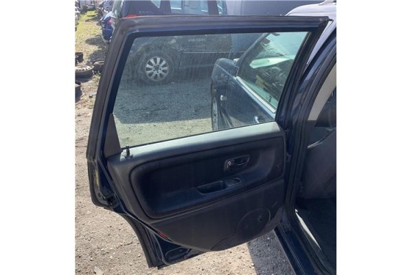 Recambio de puerta trasero izquierda para volvo v70 familiar 2.5 referencia OEM IAM 9152525  