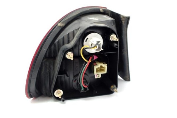 Recambio de piloto trasero derecho para daewoo lanos 1.4 se referencia OEM IAM   