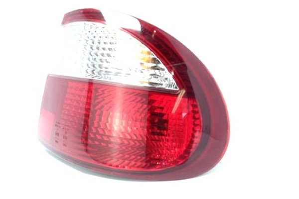 Recambio de piloto trasero derecho para daewoo lanos 1.4 se referencia OEM IAM   