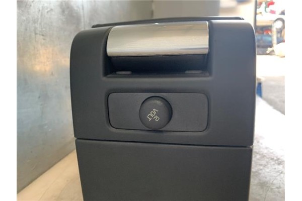 Recambio de embellecedor consola central para volvo s80 berlina 2.5 t kinetic referencia OEM IAM 39859179  