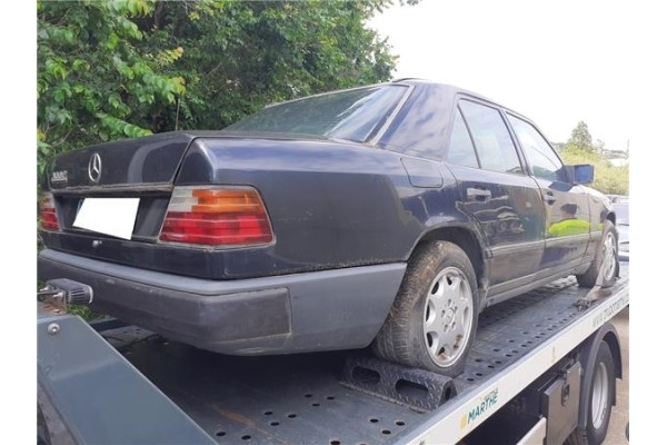 mercedes-benz clase e (bm 124) berlina del año 1985