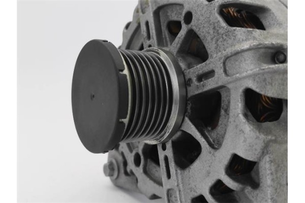 Recambio de alternador para renault clio v 1.0 business referencia OEM IAM 231008040R 2613543B 