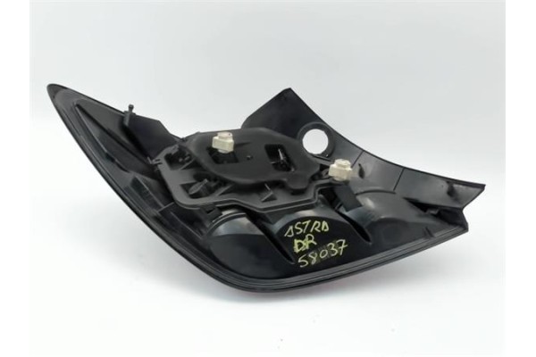 Recambio de piloto trasero derecho para opel astra h gtc 1.9 cdti referencia OEM IAM 13252444 93357460 