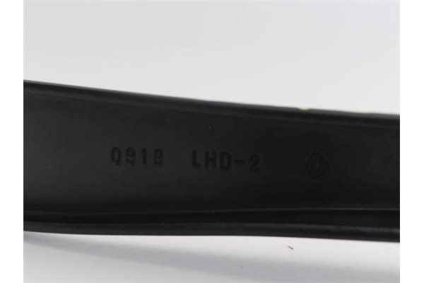 Recambio de brazo limpiaparabrisas delantero derecho para renault clio v 1.0 business referencia OEM IAM 288869742R  
