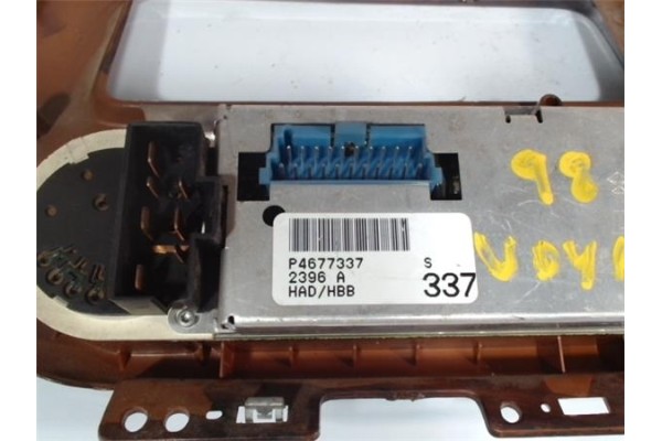 Recambio de mandos climatizador para chrysler voyager (gs) 2.5 td family referencia OEM IAM 3200872746  