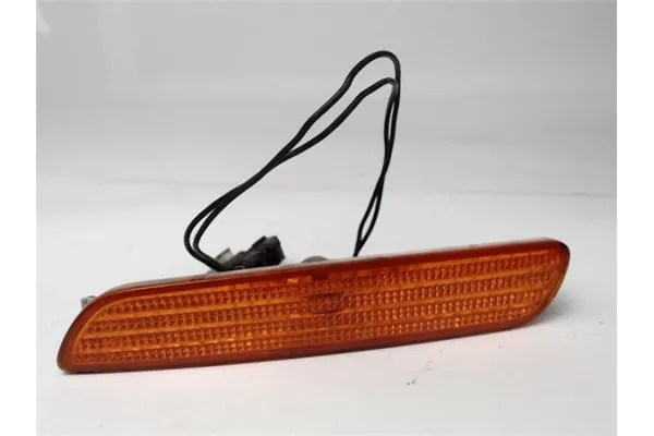 Recambio de ojal piloto trasero derecho para volvo s40 berlina 1.9 di referencia OEM IAM 34400206  