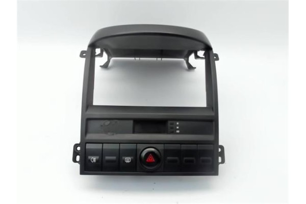 Recambio de embellecedor consola salpicadero para kia sorento (bl) 2.5 crdi referencia OEM IAM 847603E100  