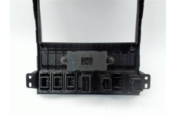 Recambio de embellecedor consola salpicadero para kia sorento (bl) 2.5 crdi referencia OEM IAM 847603E100  