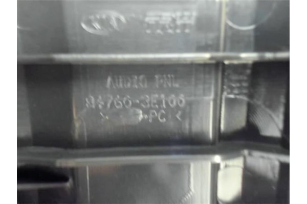 Recambio de embellecedor consola salpicadero para kia sorento (bl) 2.5 crdi referencia OEM IAM 847603E100  