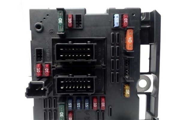 Recambio de caja fusibles/rele para peugeot 307 (3a/c) 2.0 hdi 90 referencia OEM IAM 9650664180 34102506 
