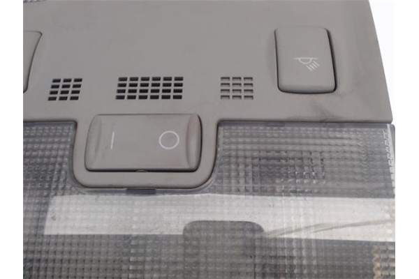 Recambio de luz interior techo para audi a4 avant (8e) referencia OEM IAM 8R0951177  