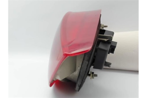 Recambio de piloto trasero derecho para ford ka (ccq) 1.3 i referencia OEM IAM 1105789 2202382 97KG13A603 , FORD | 1120331 , FOR