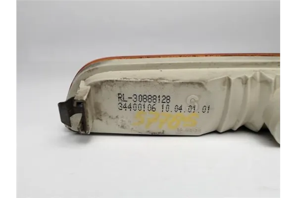Recambio de ojal piloto trasero izquierdo para volvo s40 berlina 1.9 di referencia OEM IAM 30613666  