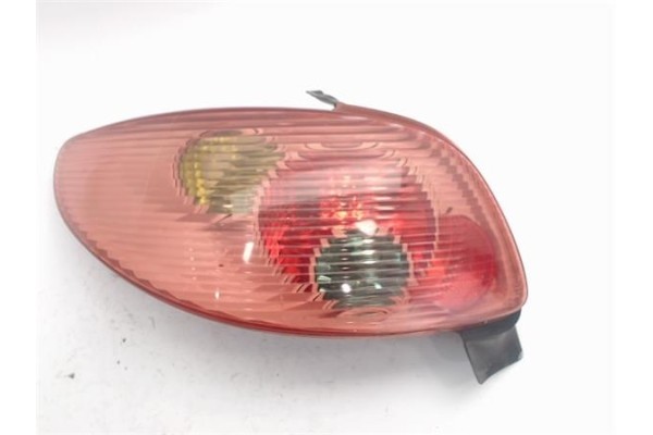 Recambio de piloto trasero derecho para peugeot 206 berlina referencia OEM IAM   