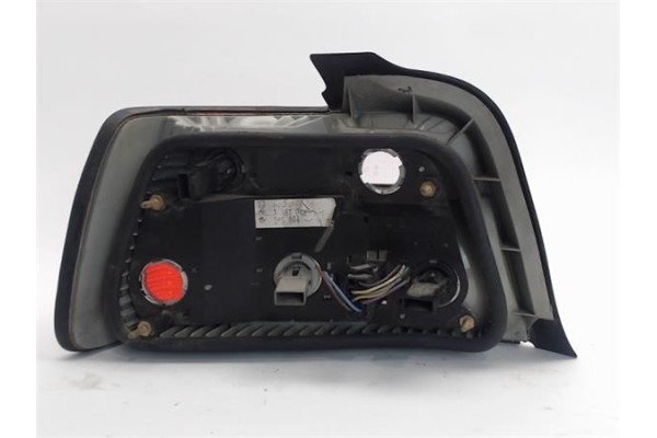 Recambio de piloto trasero derecho para bmw serie 3 berlina (e36) referencia OEM IAM 1387046  63211387362 , BMW