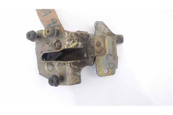 Recambio de cierre electromagnetico trasero derecho para nissan serena (c23m) 2.3 d referencia OEM IAM 825020C  