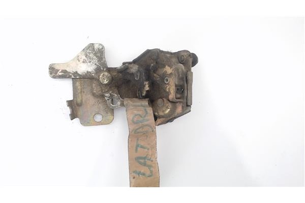 Recambio de cierre electromagnetico trasero derecho para nissan serena (c23m) 2.3 d referencia OEM IAM 825020C  