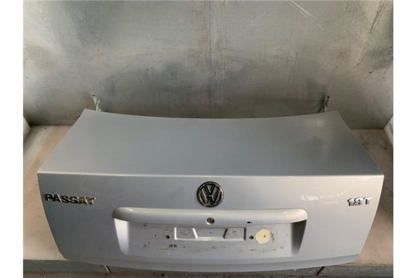 Recambio de tapa maletero para volkswagen passat berlina (3b2) 1.8 t referencia OEM IAM 3B5827025C  