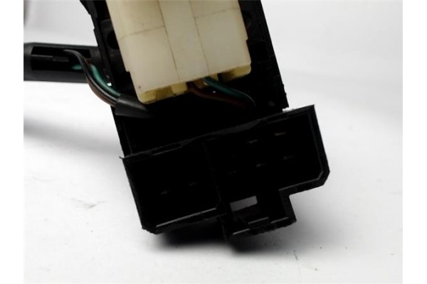 Recambio de mando limpiaparabrisas para nissan vanette cargo (hc23) 2.3 d referencia OEM IAM 255405F600  