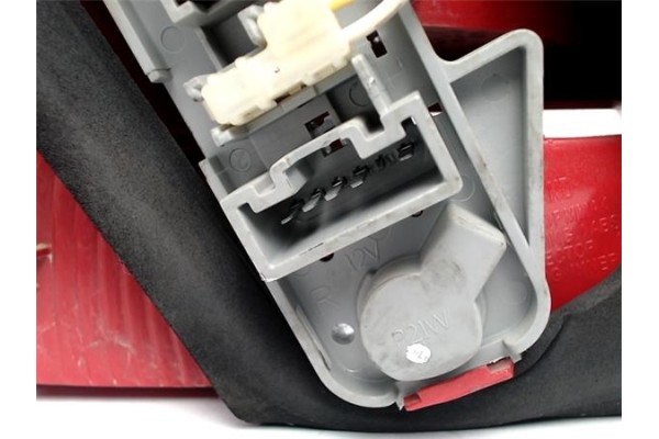 Recambio de piloto trasero derecho para toyota yaris (ksp9/scp9/nlp9) 1.4 d-4d referencia OEM IAM 815510D110 2242268 8155152550 