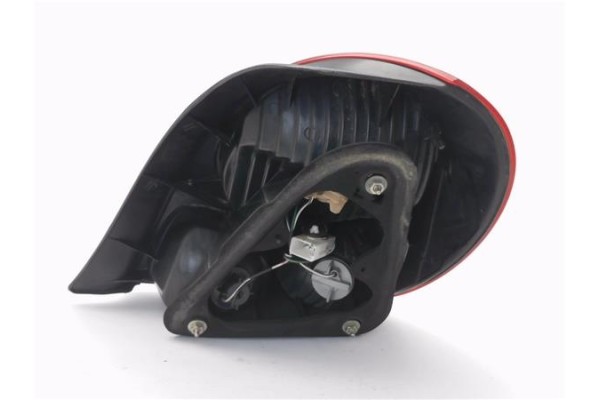 Recambio de piloto trasero izquierdo para toyota corolla (e11) 1.6 (ae111_) referencia OEM IAM E139162  