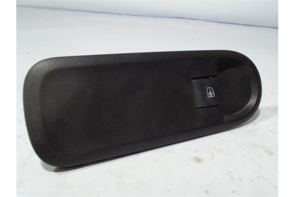 Recambio de mando elevalunas para dacia duster 1.5 sl trotamundos 4x4 referencia OEM IAM 809601386  