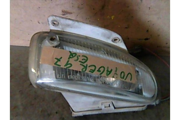 Recambio de faro antiniebla para chrysler voyager gs 2.5 td referencia OEM IAM 4676539  