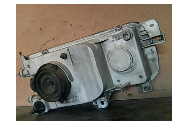 Recambio de faro delantero izquierdo para nissan vanette cargo (hc23) 2.3 d referencia OEM IAM 260608C002  