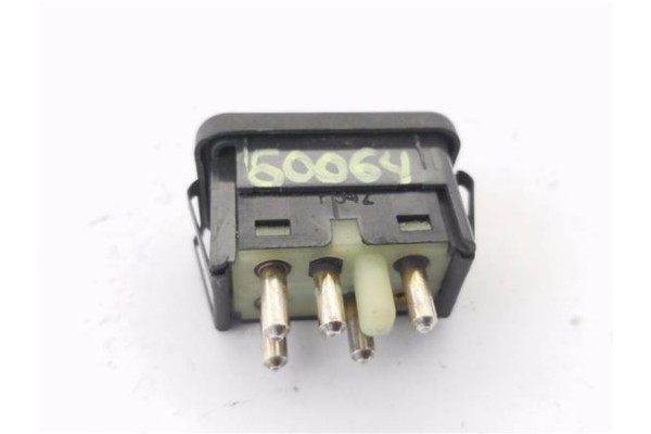 Recambio de mando elevalunas delantero izquierdo para volvo s40 berlina 2.0 referencia OEM IAM 30862853 03458221 