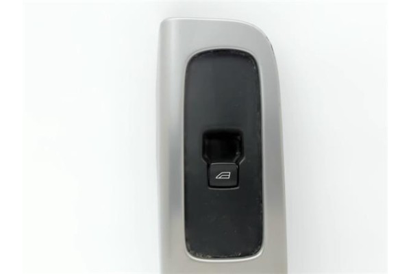 Recambio de mando elevalunas delantero derecho para volvo v50 familiar 2.0 d referencia OEM IAM 8663815  