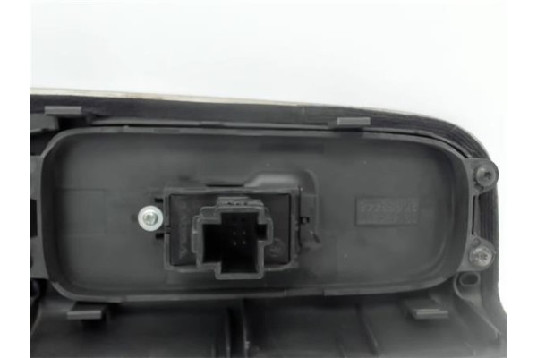 Recambio de mando elevalunas delantero derecho para volvo v50 familiar 2.0 d referencia OEM IAM 8663815  