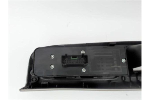 Recambio de mando elevalunas delantero izquierdo para volvo v50 familiar 2.0 d referencia OEM IAM 8663817  