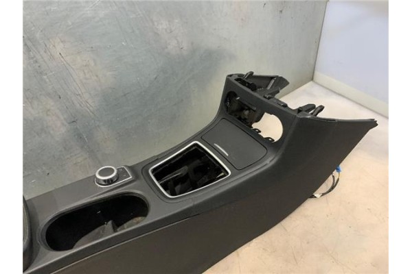 Recambio de embellecedor consola central para mercedes-benz clase b (bm 246) 1.8 b 200 cdi (246.201) referencia OEM IAM A2466803