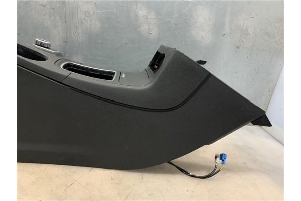 Recambio de embellecedor consola central para mercedes-benz clase b (bm 246) 1.8 b 200 cdi (246.201) referencia OEM IAM A2466803