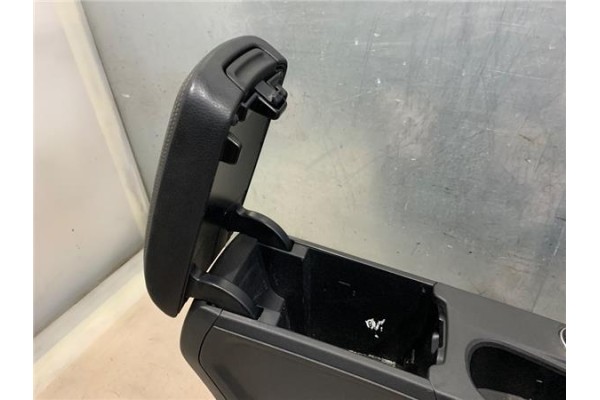 Recambio de embellecedor consola central para mercedes-benz clase b (bm 246) 1.8 b 200 cdi (246.201) referencia OEM IAM A2466803