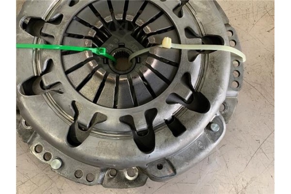 Recambio de disco embrague para nissan micra (k12e) 1.2 16v referencia OEM IAM 30300CR12B  