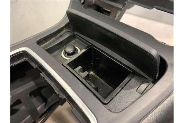 Recambio de embellecedor consola central para mercedes-benz clase b (bm 246) 1.8 b 200 cdi (246.201) referencia OEM IAM A2466803