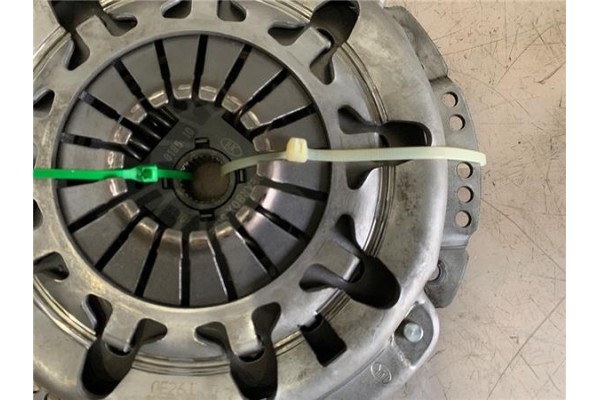 Recambio de disco embrague para nissan micra (k12e) 1.2 16v referencia OEM IAM 30300CR12B  